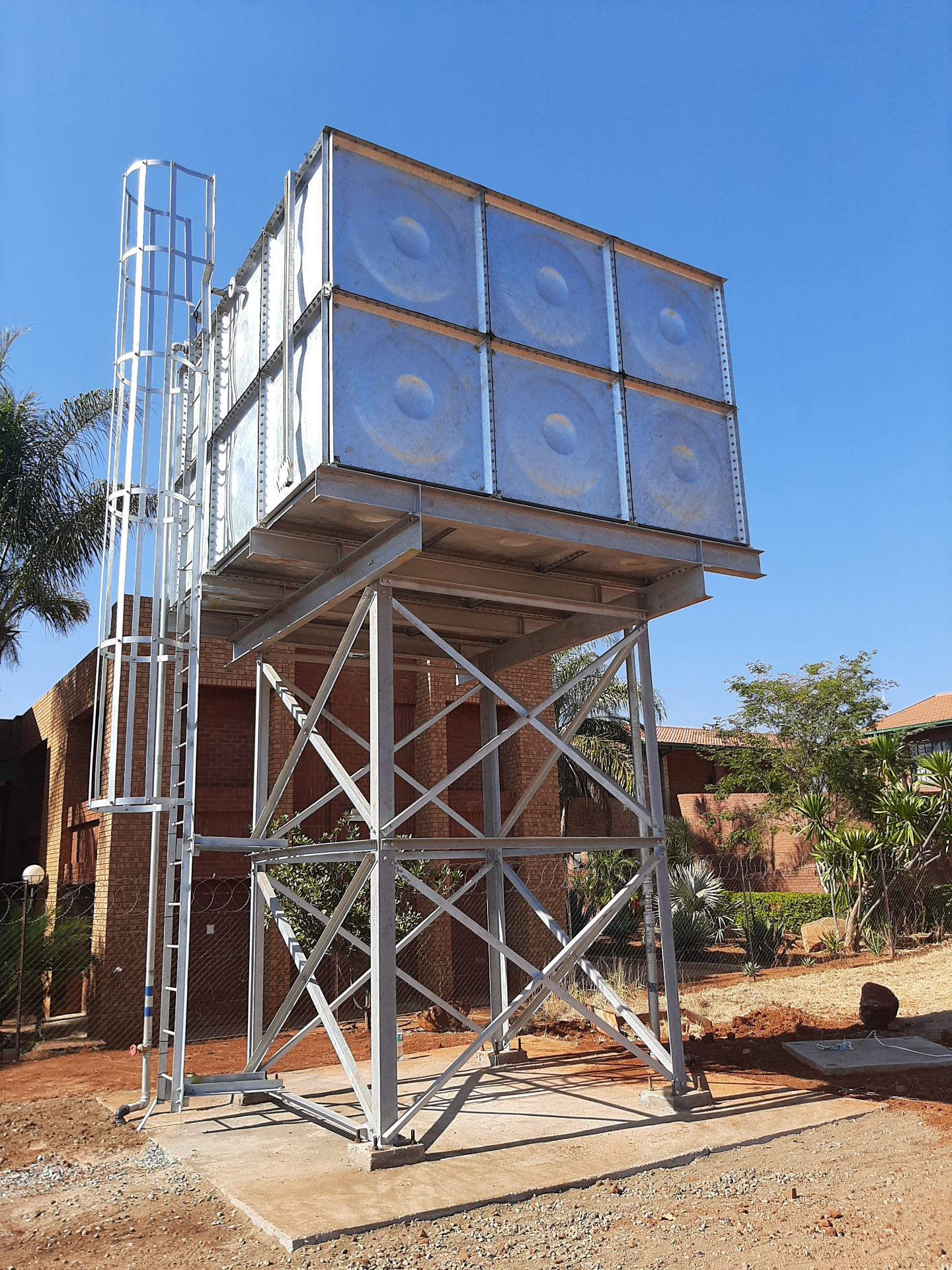 Elevated galvanized steel water tank installation at Waterberg College